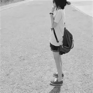 破碎的白丶色的微博相片内容