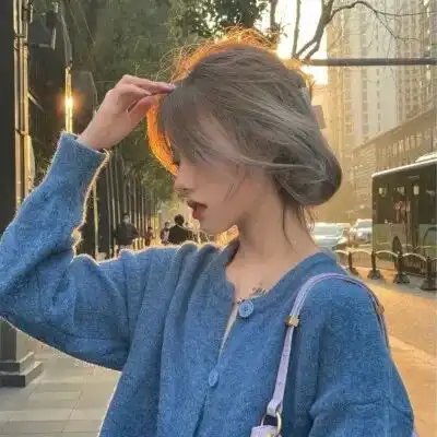 头像女生生活总会给你答案但不会马上把一切都告诉你