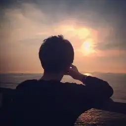 谁给我几个高冷的男生头像动漫也可以,把你们自以为最好看的男生头像发给我好吗