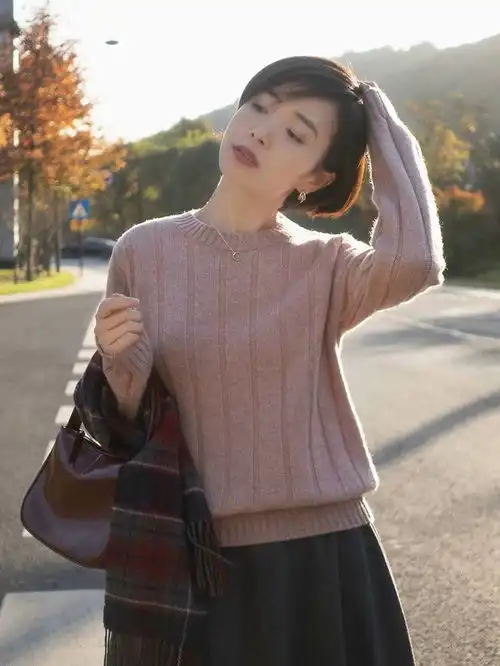 普通毛衣穿不出质感看看这些搭配方式,优雅温柔又高级