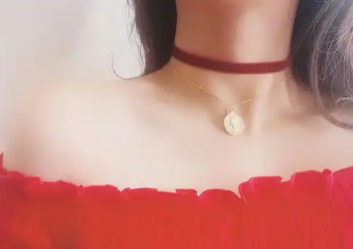 红色小点缀有买家秀的晶石手链,一波红色系耳环锦鲤耳环鸽血红锁骨链半月马鞍包九件套发绳