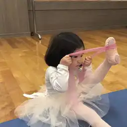 3岁女娃爆红ins萌娃头像