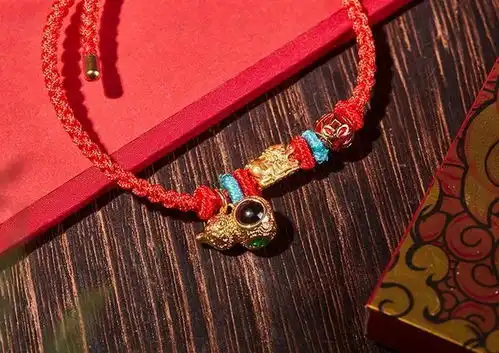 这才是新年要戴的红绳招财求好运纳福禄,红红火火一整年
