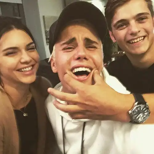 明明是丁日粉儿可是看到这个小组好开心是怎么回事