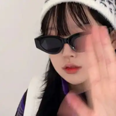 平平淡淡的绿色系微信头