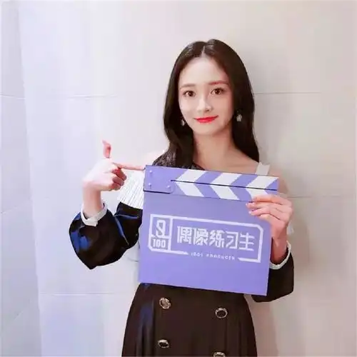 绿系头像女周洁琼