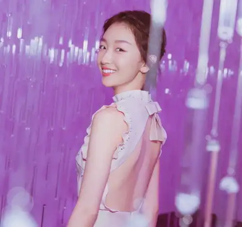 赵丽颖伴娘团流出,张碧晨郑爽在列,最美的竟然是不起眼的她