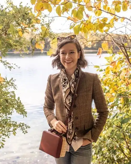 不看后悔系列有品位有气质的女性都喜欢这样搭配丝巾