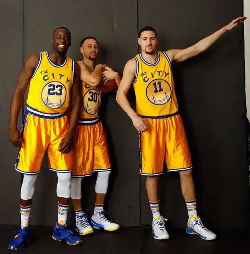 库里队友格林对詹姆斯我不客气,汤普森也不会例外