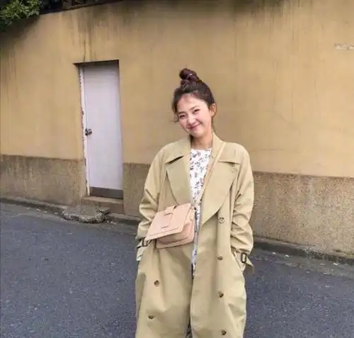 大地色系才更适合优雅女人,低调优雅还百搭,不挑肤色凸显气质