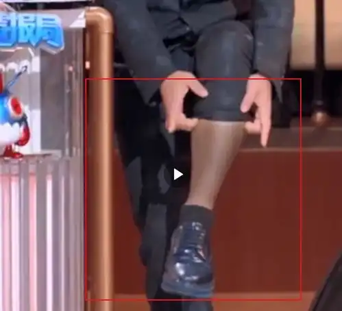 沈梦辰自嘲卸妆后跟宋小宝一样黑,平时全身要涂美白粉,好夸张