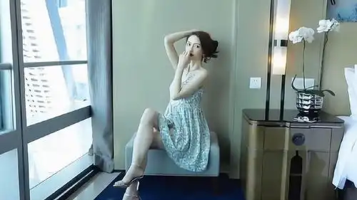 淡雅嫩绿色穿搭嫩出新高度,甜美色系展现满满少女心