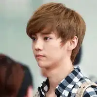 时尚韩系qq男生头像若即若离小悲伤