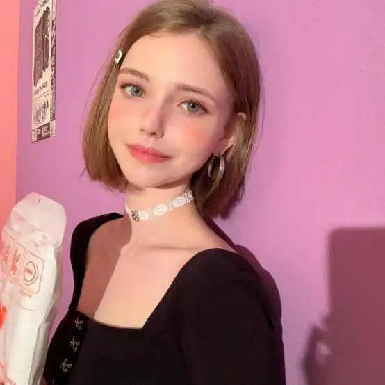 精灵美貌魔鬼身材,轰动全网的真人芭比究竟何许人也