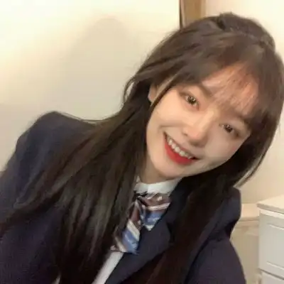 江郁推荐女头春来夏往秋收冬藏我们来日方长.