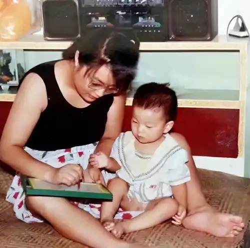 武汉一男婴被确诊脑瘫,父亲提议放弃,19年后孩子考上北大