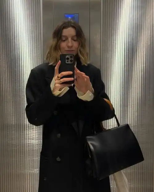 揭秘brittanybathgate的ins时尚秘诀如何将基础单品穿出高级感