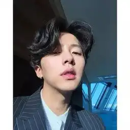 跪求,这个小鲜肉叫什么名字啊