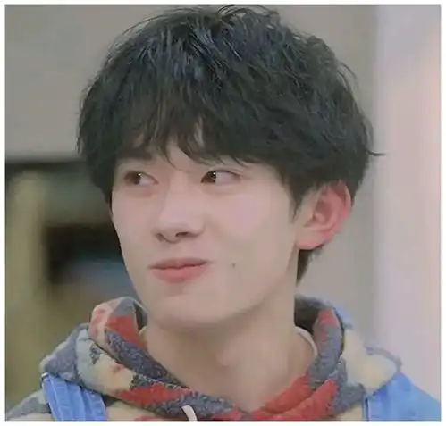 爱豆头像易烊千玺高清无水印图片