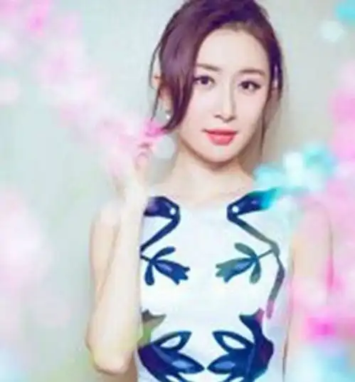 舒畅分享了一组,个人写真,引起了极大关注