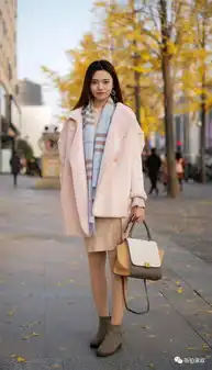 12月6日,动静结合敲黑板,同色系单品怎么搭要么黑得深沉,要么粉得靓丽