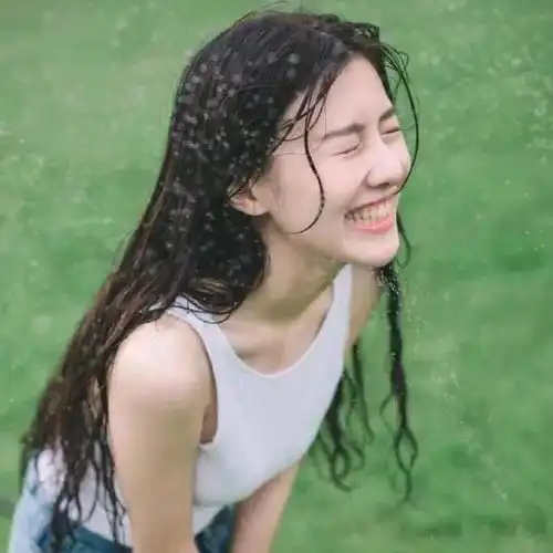 敲好看绿色系女生头像