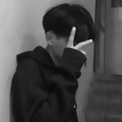 伤感的男生头像,一共12张黑白色的占多半