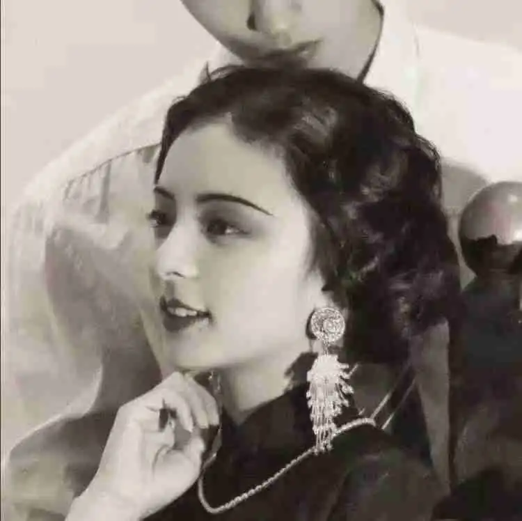 请问谁知道这个是谁啊