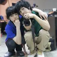 情侣头像真人两个人在一张照片里