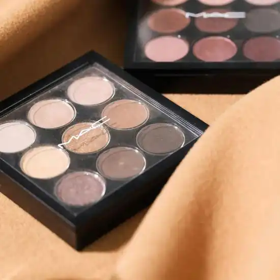 扒了100张lisa的私照我总结出了这份甜辣养成秘籍