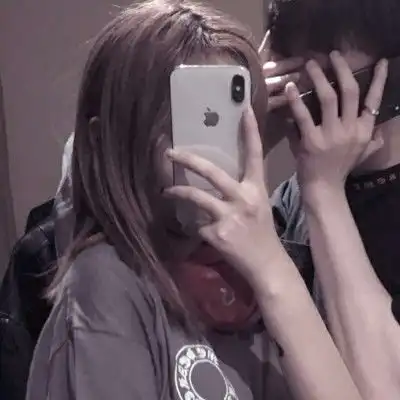 情侣头像一男一女真人系