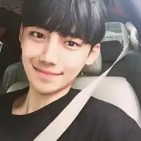 2017最新潮流时尚qq男生头像独揽小女人,只拥我一人