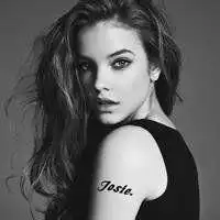 狂野奔放的黑白欧美女生头像图片凉情凉心姑娘五毒不侵