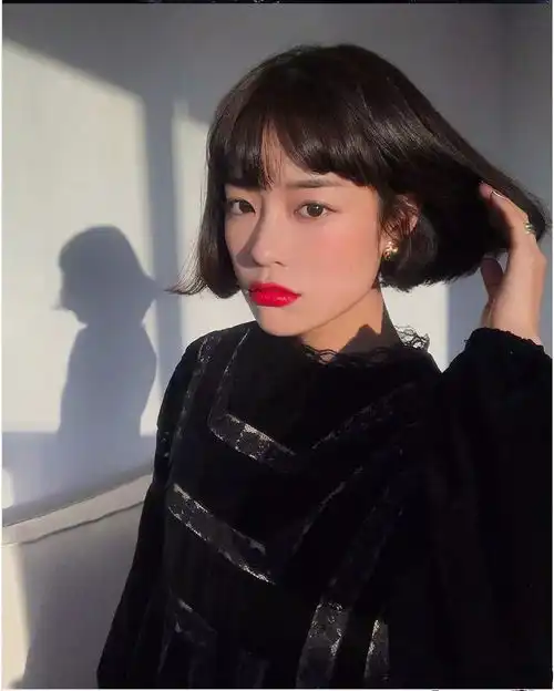 圆脸方脸的女生,发型怎么弄能快速提升气质