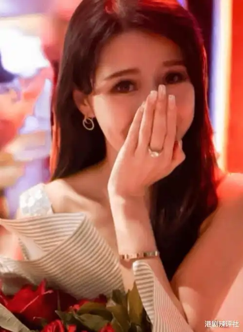 3d黄动漫免费看2025030822180140亿千金晒巨钻宣布男友求婚成功曾与tvb艺人传绯闻感困扰