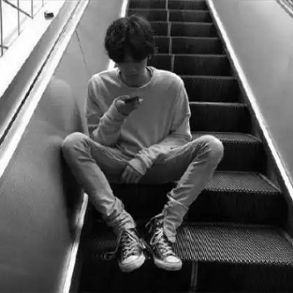 高冷黑白头像男生动漫qq