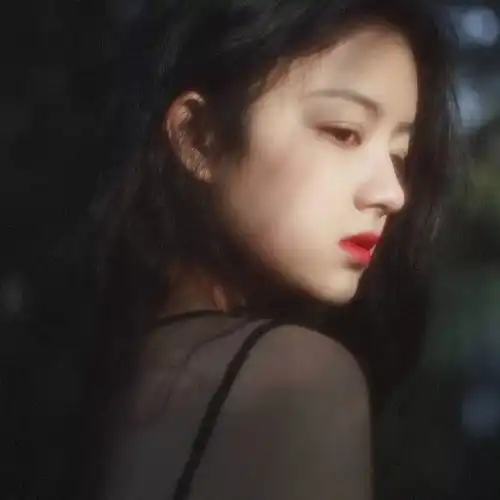 女生头像丨我们离开,意味着下一次重逢即将到来