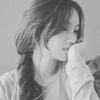 女生带字头像超拽萌系黑