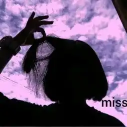 女生短发头像不露脸星空下影子头像女