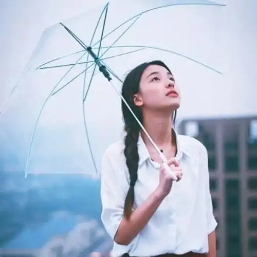 你是活给自己看的,没有多少人能够把你留在心上