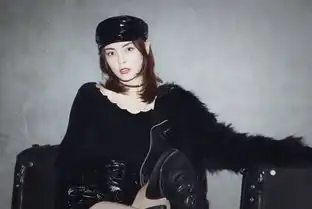 赵宇彤黑色系写真来袭演绎有态度的时尚精灵