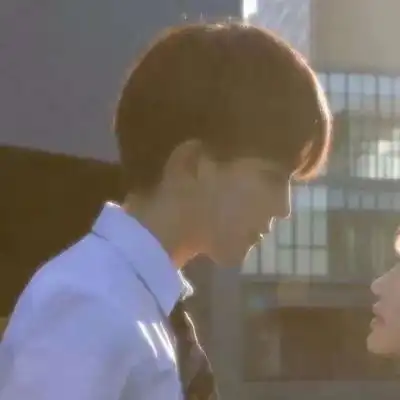 禁欲系情侣头像一左一右