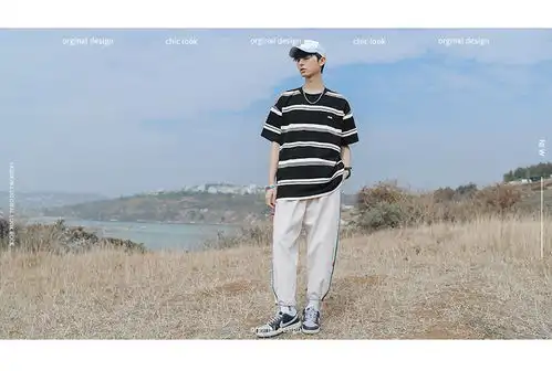 韩路主推系列2021夏新款情侣短袖t恤男宽松黑白条纹圆领体恤男装