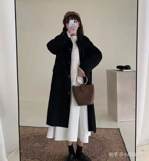 解锁一件黑色大衣9种搭配思路,美的够你时髦嘚瑟整个冬天