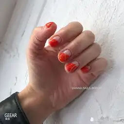 在ins上爆红的美甲款式有这些够胆挑战萤光色吗