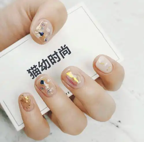 仙气十足的透亮玻璃纸美甲,华丽又梦幻的指尖简直美呆了