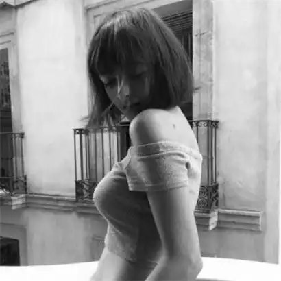 女生头像欧美黑白,带着你的谎言一个人过吧