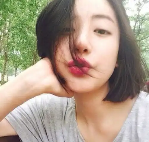 抑郁系头像女可保存17岁