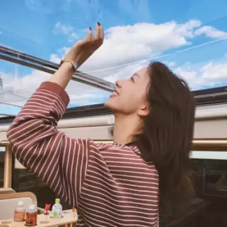 帅气头像蓝黑色系通勤