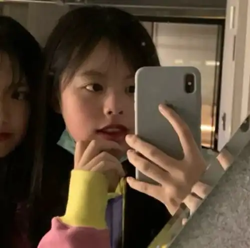 优质闺蜜头像她野蛮生长,却是我心中最温柔的玫瑰